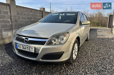 Хетчбек Opel Astra 2006 в Іршаві