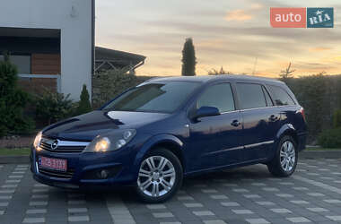 Универсал Opel Astra 2009 в Стрые