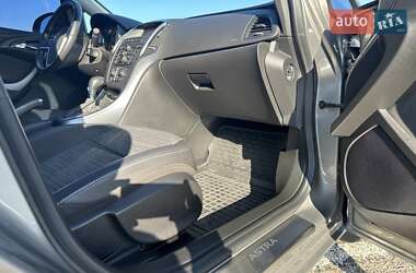 Седан Opel Astra 2015 в 