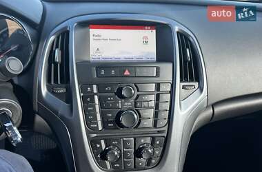 Седан Opel Astra 2015 в 
