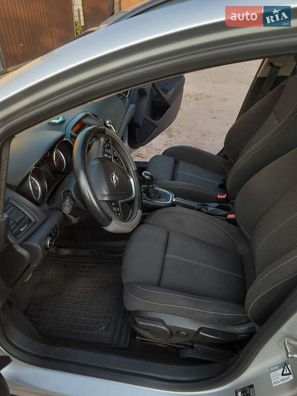 Универсал Opel Astra 2012 в Ратным