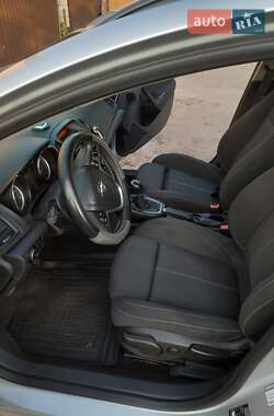 Универсал Opel Astra 2012 в 