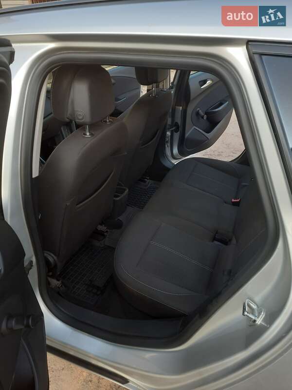 Универсал Opel Astra 2012 в Ратным