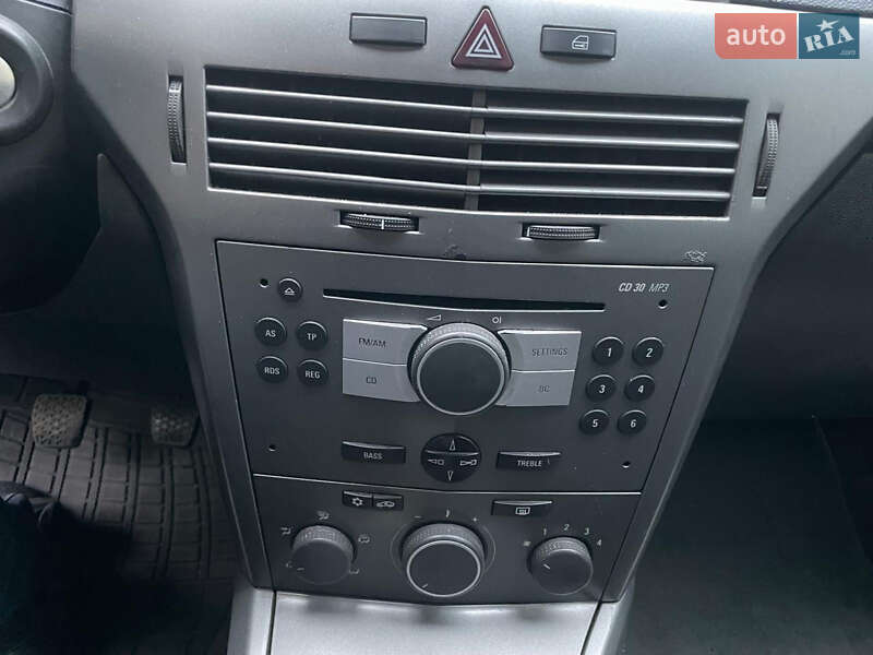 Универсал Opel Astra 2004 в Мерефа