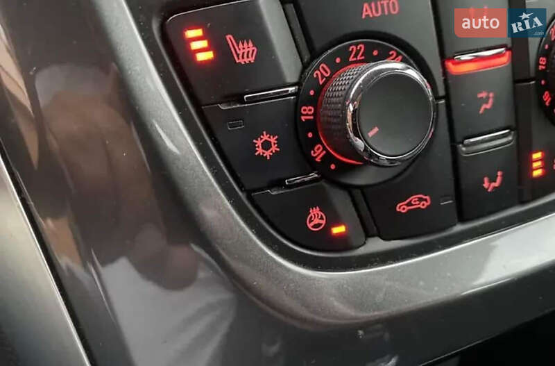 Універсал Opel Astra 2012 в Виноградові