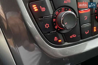 Универсал Opel Astra 2012 в 