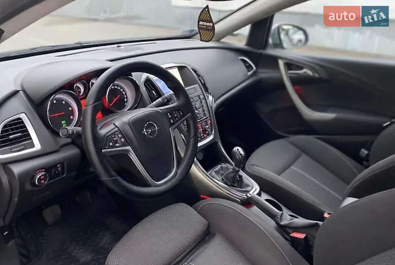 Універсал Opel Astra 2012 в Виноградові