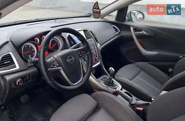 Универсал Opel Astra 2012 в 