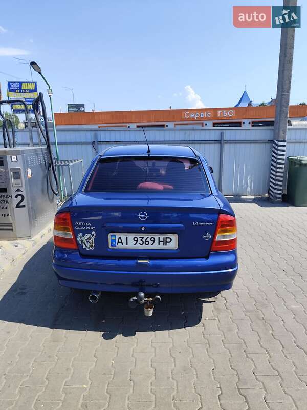 Седан Opel Astra 2006 в Киеве
