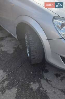 Універсал Opel Astra 2009 в Немирові