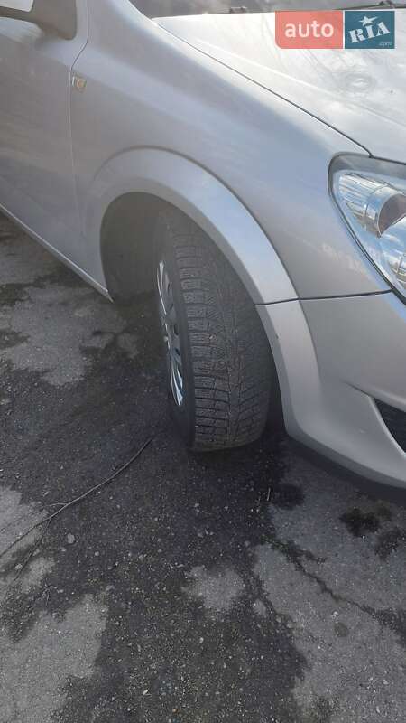 Універсал Opel Astra 2009 в Немирові