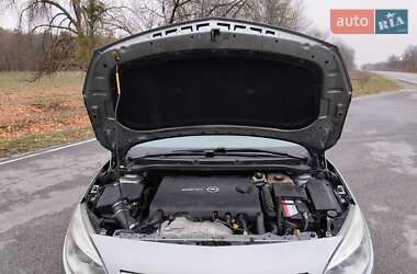 Универсал Opel Astra 2011 в 
