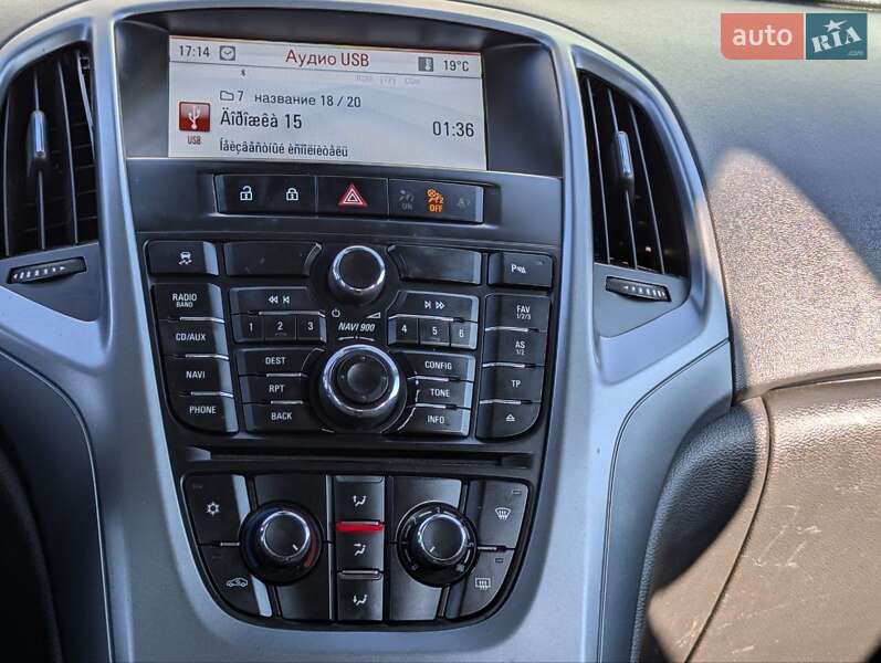 Универсал Opel Astra 2012 в Дрогобыче