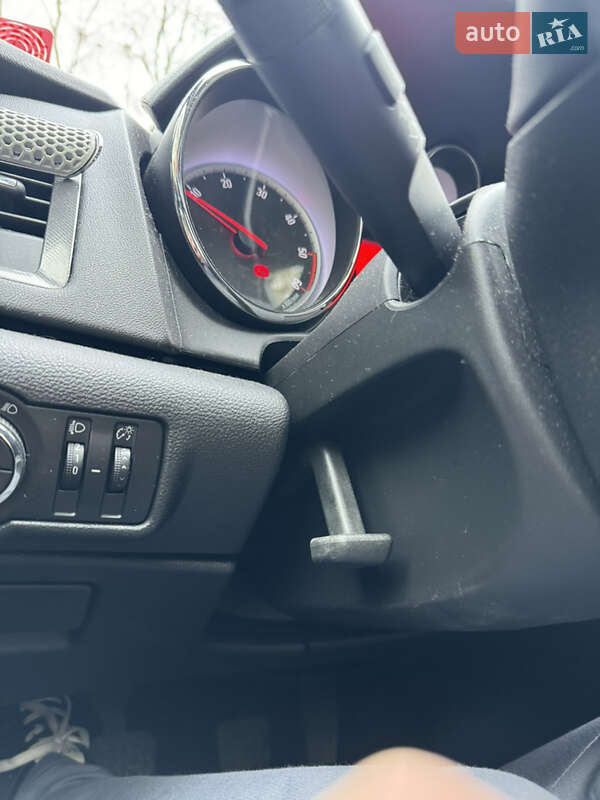 Універсал Opel Astra 2011 в Києві