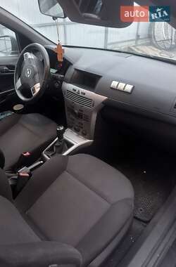 Универсал Opel Astra 2011 в 