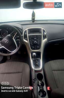 Хетчбек Opel Astra 2011 в Снятині