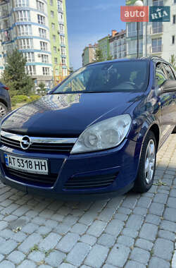 Універсал Opel Astra 2010 в Івано-Франківську