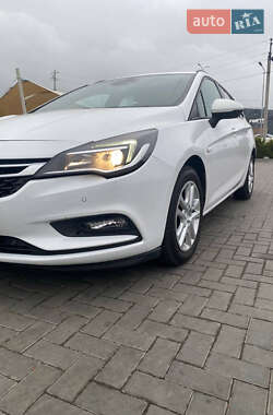 Універсал Opel Astra 2016 в Луцьку