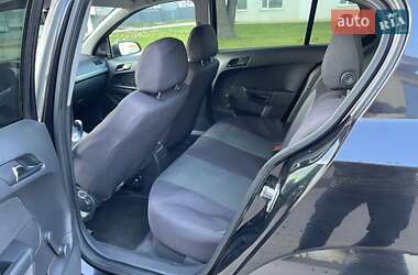 Седан Opel Astra 2005 в Самборе