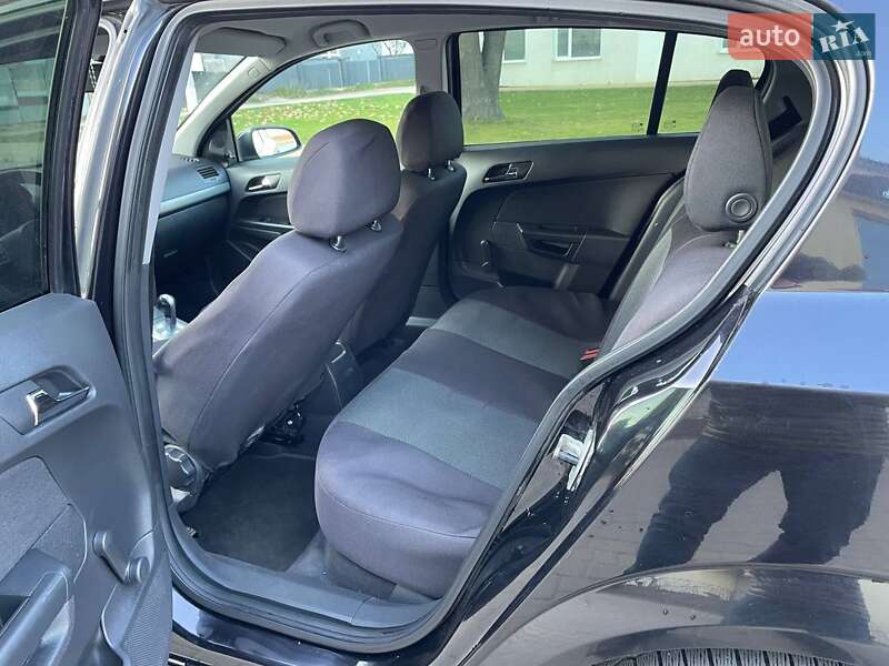 Седан Opel Astra 2005 в Самборе фото 7 Седан Opel Astra 2005 в Самборе