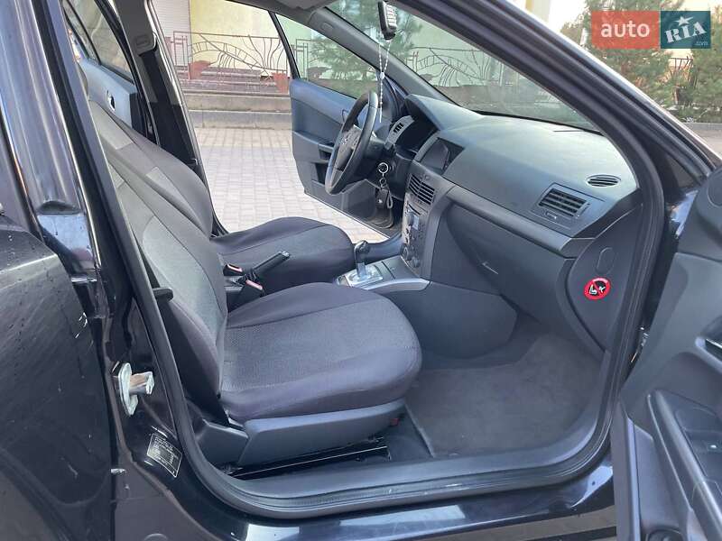 Седан Opel Astra 2005 в Самборе фото 5 Седан Opel Astra 2005 в Самборе