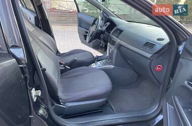 Седан Opel Astra 2005 в 