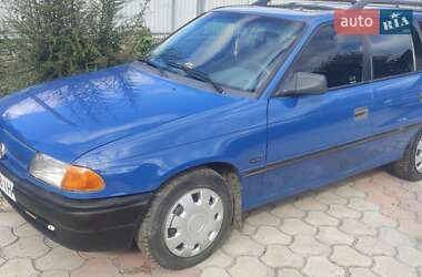 Універсал Opel Astra 1994 в Ямполі