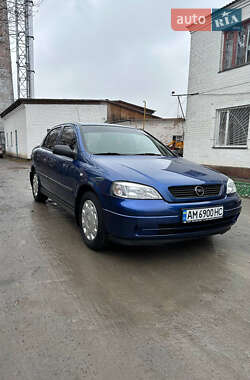 Седан Opel Astra 2005 в Звягелі