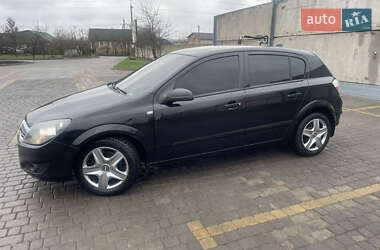 Хэтчбек Opel Astra 2007 в Теофиполе