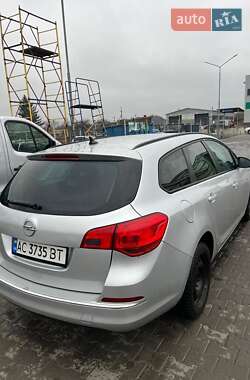 Універсал Opel Astra 2012 в Нововолинську