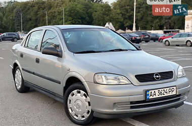 Седан Opel Astra 2007 в Охтирці