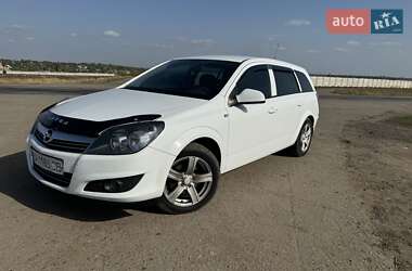 Универсал Opel Astra 2013 в Бобринце