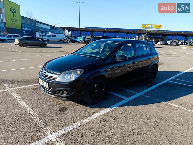 Хэтчбек Opel Astra 2013 в Ивано-Франковске