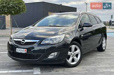 Универсал Opel Astra 2012 в Луцке