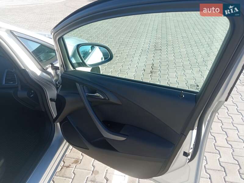 Універсал Opel Astra 2015 в Стрию