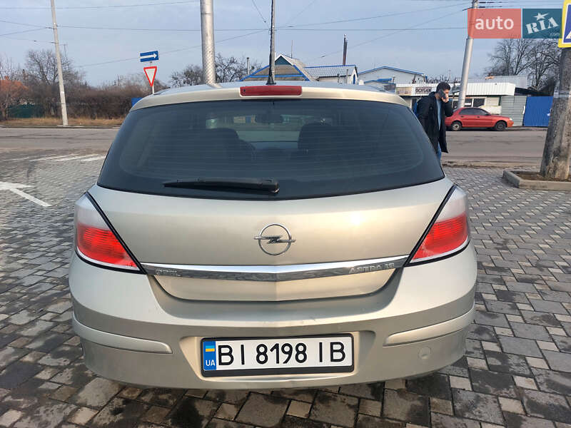 Хэтчбек Opel Astra 2006 в Полтаве