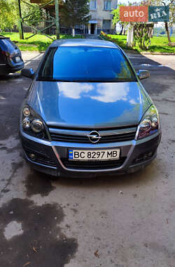 Хэтчбек Opel Astra 2004 в Золочеве