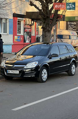 Універсал Opel Astra 2008 в Сарнах