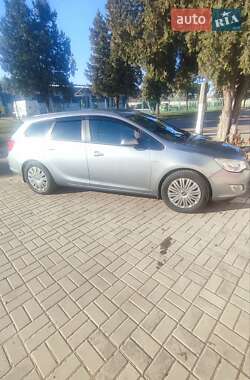 Універсал Opel Astra 2010 в Черкасах