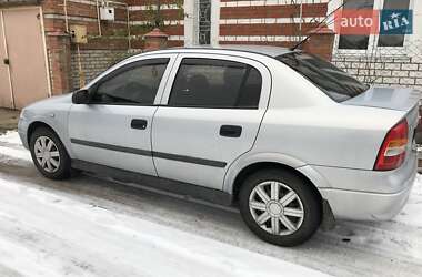Седан Opel Astra 2005 в 