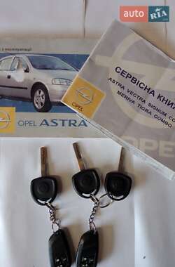 Седан Opel Astra 2006 в 