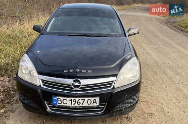 Хэтчбек Opel Astra 2008 в Рудки