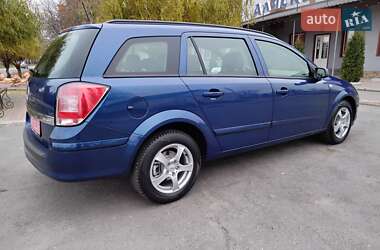 Универсал Opel Astra 2008 в Лохвице