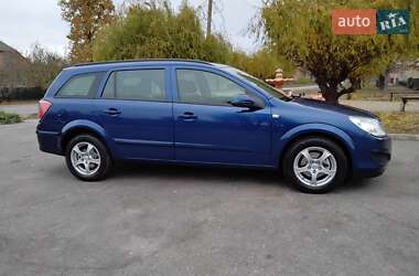 Универсал Opel Astra 2008 в Лохвице