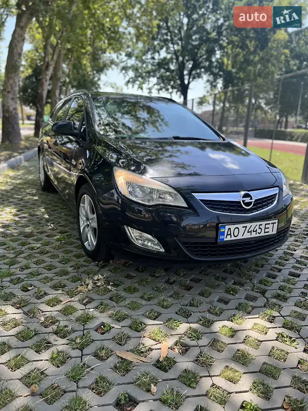 Opel Astra 2012
