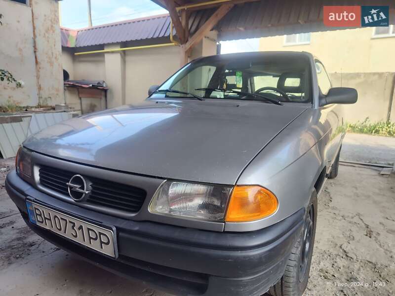 Хэтчбек Opel Astra 1995 в Одессе