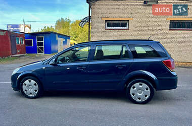 Универсал Opel Astra 2008 в Ровно