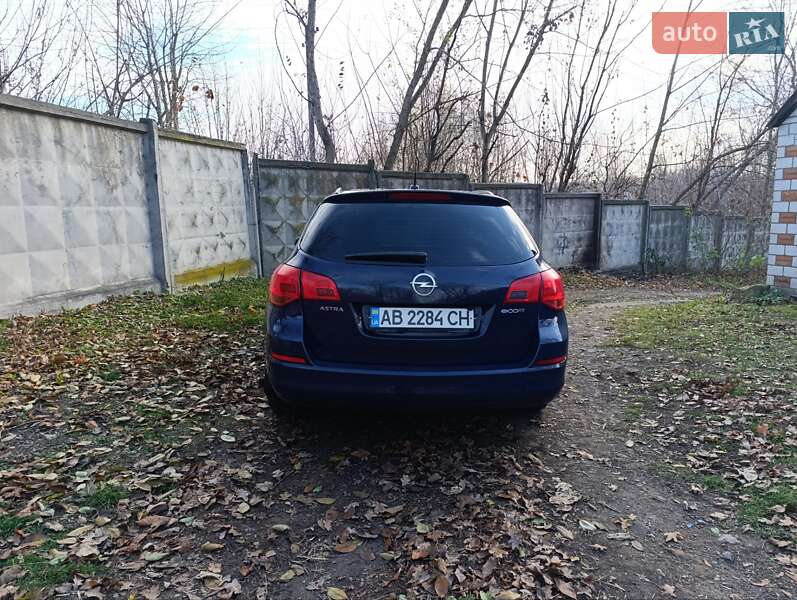 Универсал Opel Astra 2011 в Виннице