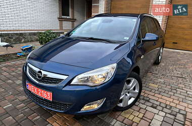 Универсал Opel Astra 2011 в Гайвороне