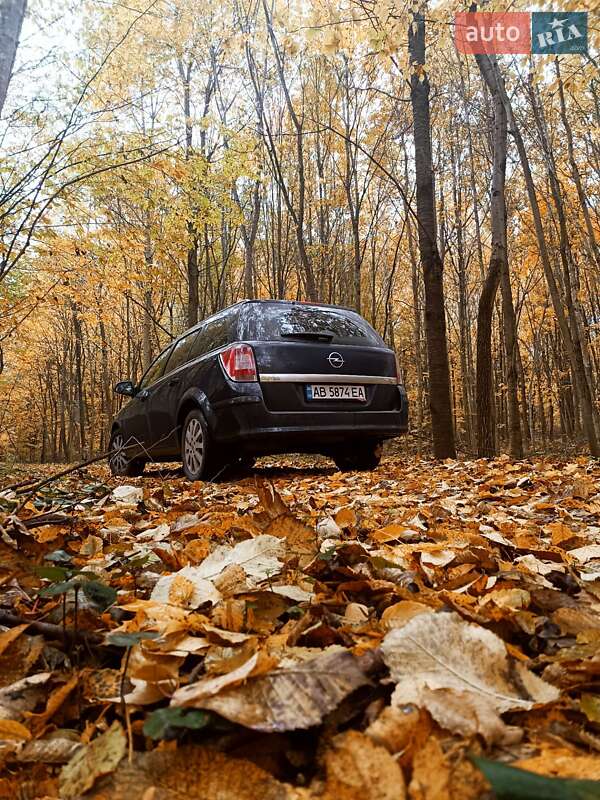 Универсал Opel Astra 2011 в Виннице